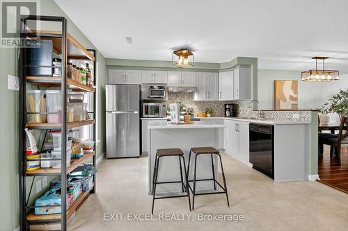 Kitchen - 206 Keltie Private, Ottawa, ON - Indoor Photo Showing Kitchen With Upgraded Kitchen