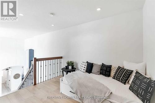 769 Mud Street E, Hamilton, ON - Indoor