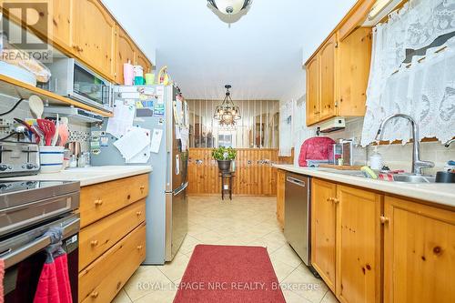 624 Bunting Road, St. Catharines (Bunting/Linwell), ON - Indoor Photo Showing Kitchen