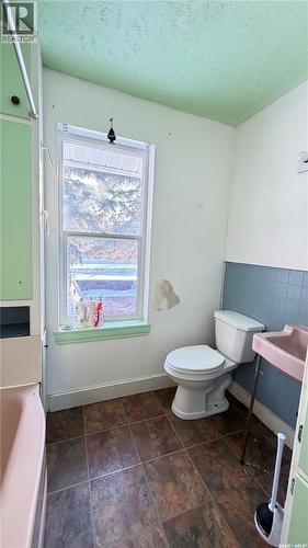 260 Ferguson Street, Craik, SK - Indoor Photo Showing Bathroom