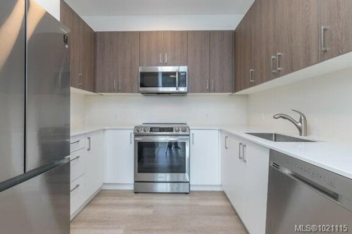 502-815 Orono Ave, Langford, BC - Indoor Photo Showing Kitchen