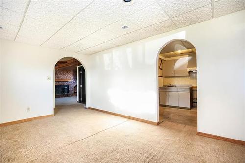 71 Sanderson Ave, Winnipeg, MB 