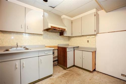 71 Sanderson Ave, Winnipeg, MB 