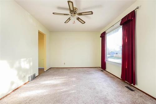 71 Sanderson Ave, Winnipeg, MB 