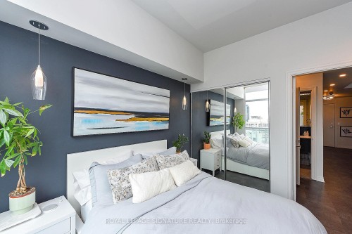 Ph3507-223 Webb Drive, Mississauga, ON - Indoor Photo Showing Bedroom