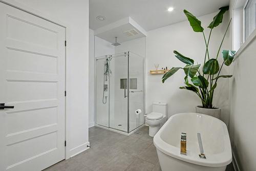 Salle de bains - 23 Rue Arcand, Saint-Jean-Sur-Richelieu, QC - Indoor Photo Showing Bathroom