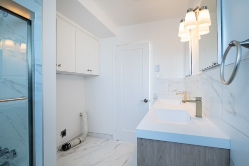 Laundry - 1012 100E Avenue, Laval (Chomedey), QC - Indoor Photo Showing Bathroom