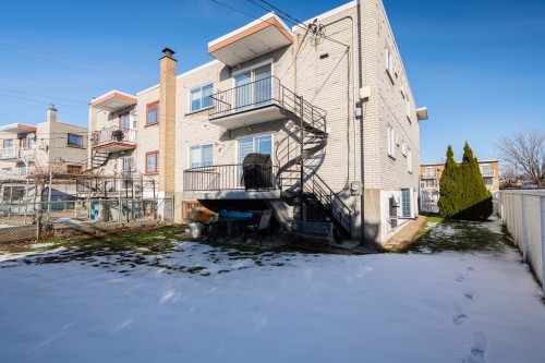 Back of Structure - 1012 100E Avenue, Laval (Chomedey), QC - Outdoor