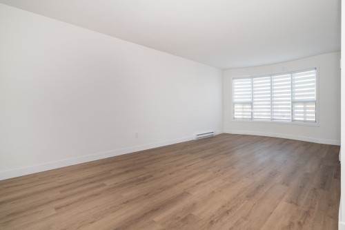 Living Room - 1012 100E Avenue, Laval (Chomedey), QC - Indoor Photo Showing Other Room