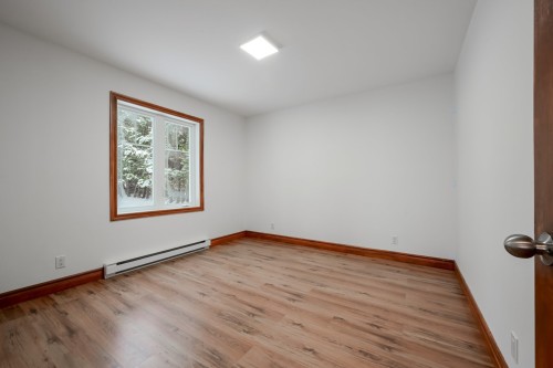 Chambre à coucher - 351 Ch. De Bondville, Lac-Brome, QC - Indoor Photo Showing Other Room