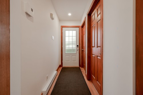 Hall d'entrée/Vestibule - 351 Ch. De Bondville, Lac-Brome, QC - Indoor Photo Showing Other Room