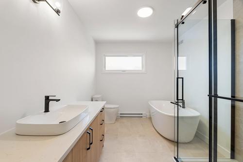 Salle de bains - Rue Dugas, Québec (Beauport), QC - Indoor Photo Showing Bathroom