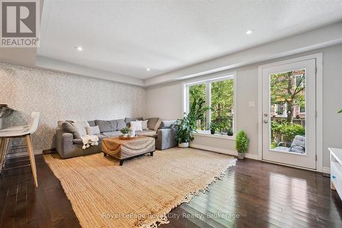 16 - 167 Arkell Road, Guelph (Pineridge/Westminster Woods), ON - Indoor Photo Showing Living Room