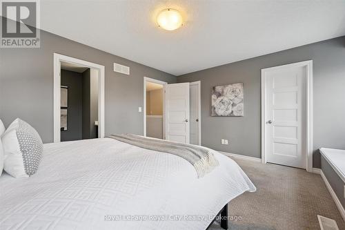 16 - 167 Arkell Road, Guelph (Pineridge/Westminster Woods), ON - Indoor Photo Showing Bedroom