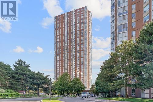 2009 - 7 Concorde Place, Toronto, ON - Outdoor With Facade