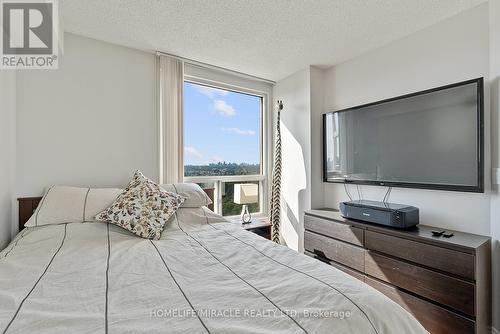 2009 - 7 Concorde Place, Toronto, ON - Indoor Photo Showing Bedroom