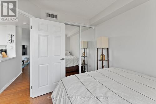 2009 - 7 Concorde Place, Toronto, ON - Indoor Photo Showing Bedroom