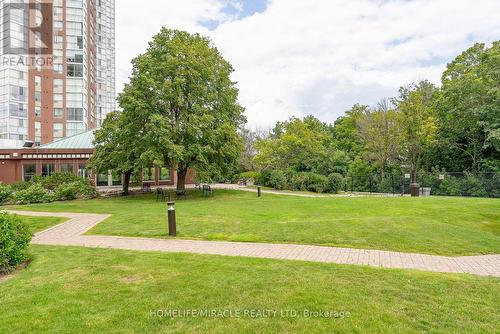 2009 - 7 Concorde Place, Toronto, ON - Outdoor