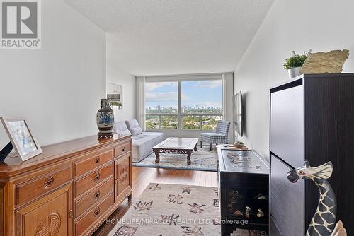 2009 - 7 Concorde Place, Toronto, ON - Indoor