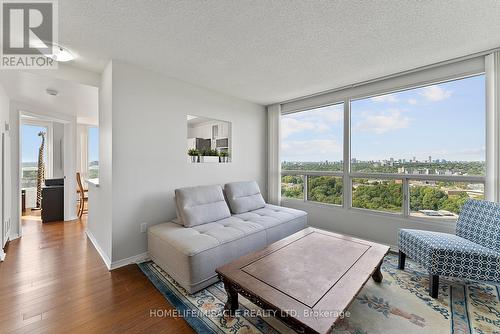 2009 - 7 Concorde Place, Toronto, ON - Indoor Photo Showing Living Room