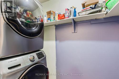 904 - 130 Neptune Drive, Toronto, ON - Indoor Photo Showing Laundry Room