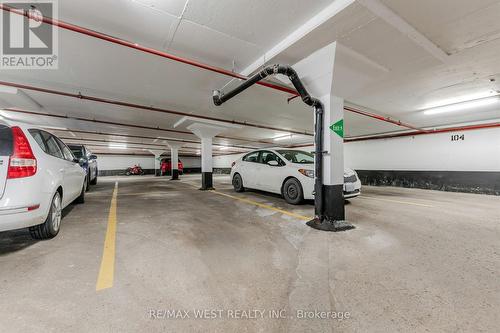 904 - 130 Neptune Drive, Toronto, ON - Indoor Photo Showing Garage