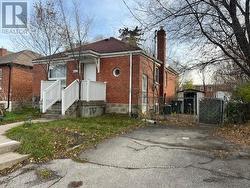 223 HARLANDALE AVENUE  Toronto, ON M2N 1P6