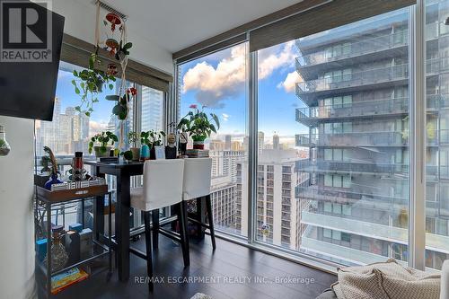 1809 - 15 Grenville Street N, Toronto, ON - Indoor