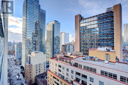 1809 - 15 Grenville Street N, Toronto, ON - Outdoor With Facade