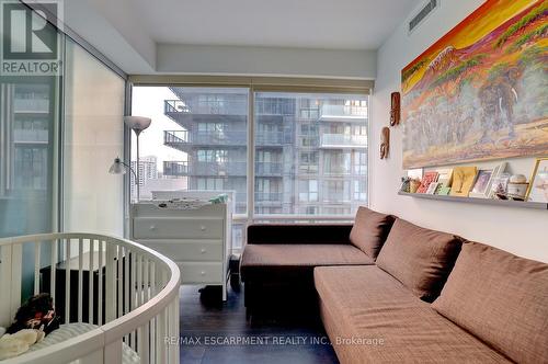 1809 - 15 Grenville Street N, Toronto, ON - Indoor