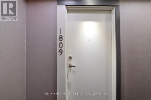 1809 - 15 Grenville Street N, Toronto, ON - 