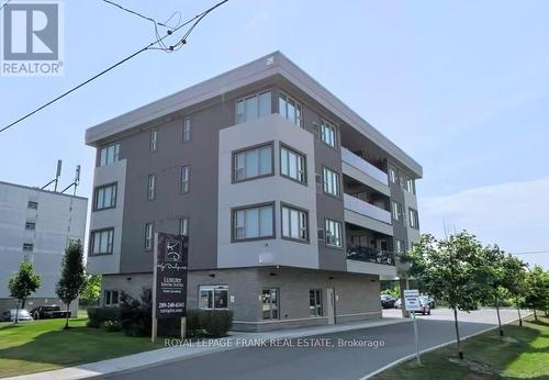 143 BLOOR STREET W  Oshawa (Lakeview), ON L1J 1P5