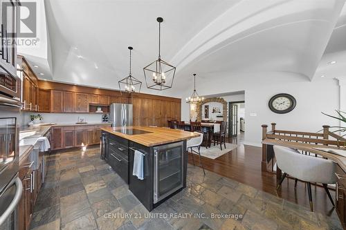 749 Spillsbury Drive, Peterborough (Otonabee Ward 1), ON - Indoor Photo Showing Kitchen