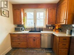 Ample storage and workspace - 