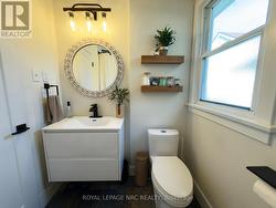 Relaxed feel with clean lines + mixed textures - 