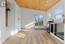 Access from mudroom to the deck - 