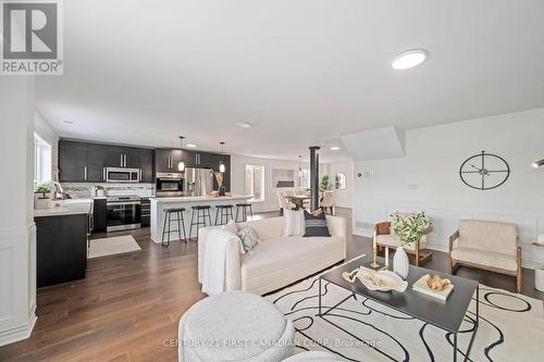 1942 Wateroak Drive, London North (North S), ON - Indoor Photo Showing Other Room