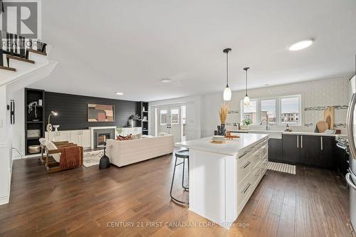 1942 Wateroak Drive, London North (North S), ON - Indoor Photo Showing Kitchen
