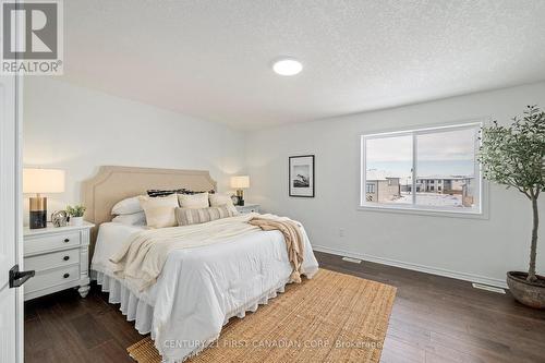 1942 Wateroak Drive, London North (North S), ON - Indoor Photo Showing Bedroom