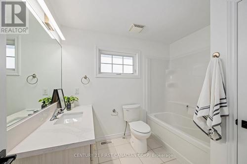 1942 Wateroak Drive, London North (North S), ON - Indoor Photo Showing Bathroom
