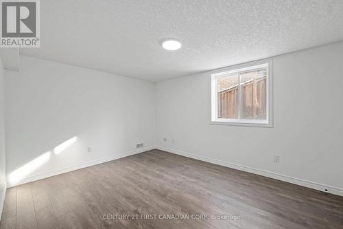 1942 Wateroak Drive, London North (North S), ON - Indoor Photo Showing Other Room