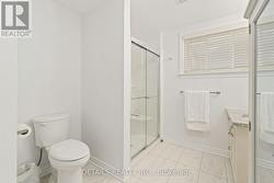 lower level bath - 