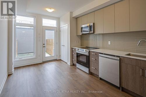 28 Turtle Island Road, Toronto, ON - Indoor Photo Showing Kitchen With Upgraded Kitchen