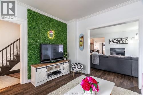 21 Alice Street, Thamesville, ON - Indoor Photo Showing Living Room With Fireplace