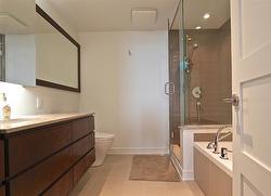 Salle de bains attenante à la CCP - 