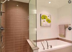 Salle de bains attenante à la CCP - 