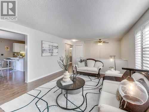 71 61St Street S, Wasaga Beach, ON - Indoor Photo Showing Living Room