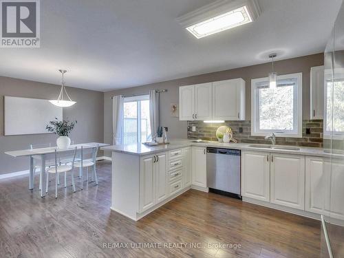 71 61St Street S, Wasaga Beach, ON - Indoor Photo Showing Kitchen