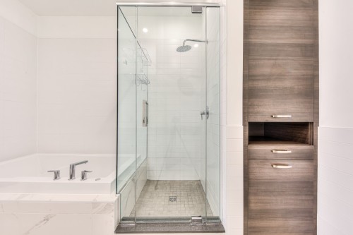 Bathroom - 606-2480 Rue Des Nations, Montréal (Saint-Laurent), QC - Indoor Photo Showing Bathroom