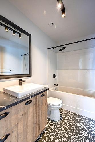 Bathroom - 23 Rue Lavigne, Brownsburg-Chatham, QC - Indoor Photo Showing Bathroom